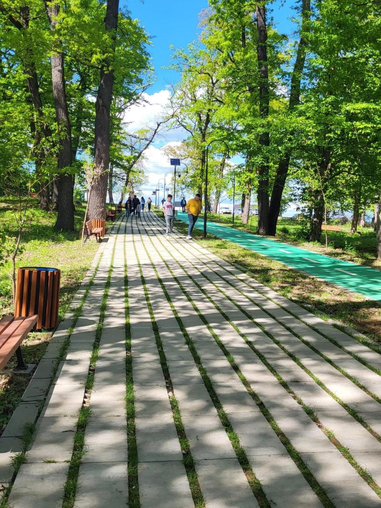 Hotel Elyon Деж Экстерьер фото